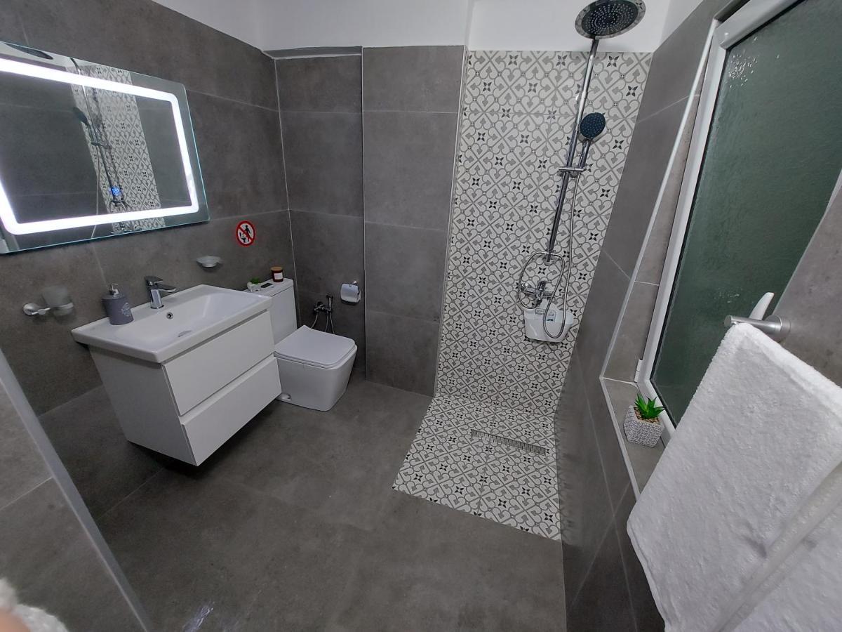 Venus'S Apartment Vlore Exterior photo